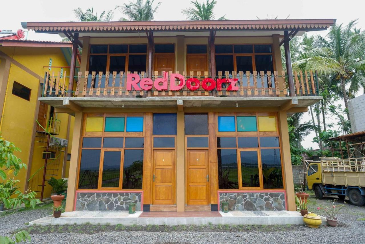 Reddoorz Near Yogyakarta International Airport Hotell Glagah  Exteriör bild